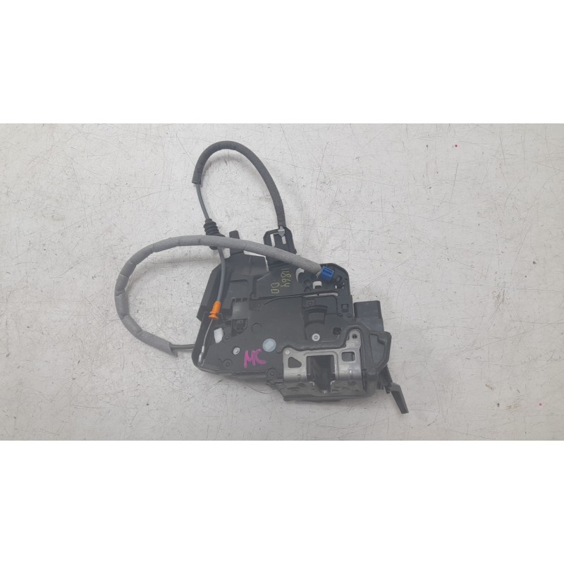 Recambio de cerradura puerta delantera derecha para mercedes-benz b-klasse (bm 247) b 200 d referencia OEM IAM 0997202402  