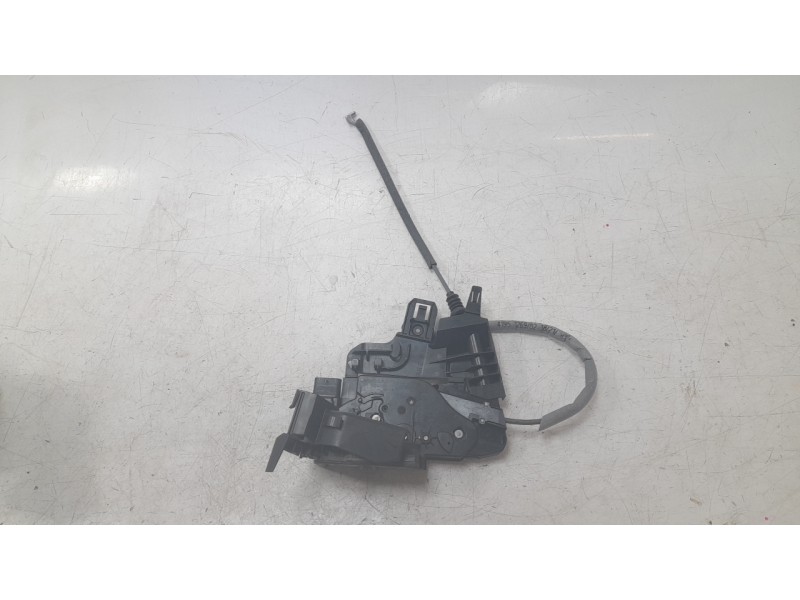 Recambio de cerradura puerta delantera derecha para mercedes-benz b-klasse (bm 247) b 200 d referencia OEM IAM 0997202402  