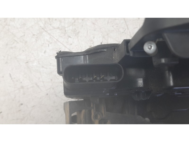 Recambio de cerradura puerta delantera derecha para mercedes-benz b-klasse (bm 247) b 200 d referencia OEM IAM 0997202402  