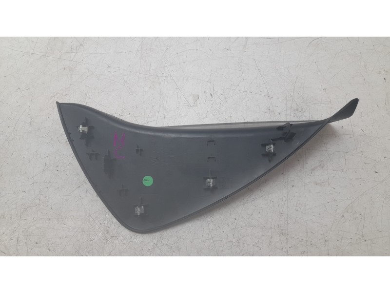 Recambio de moldura para mercedes-benz b-klasse (bm 247) b 200 d referencia OEM IAM A2476890900  