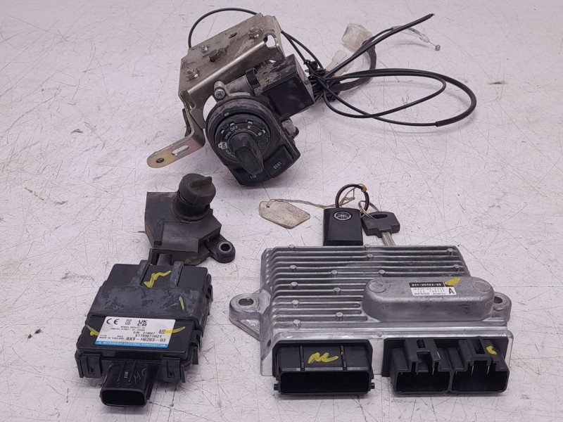 Recambio de conmutador de arranque para yamaha x-max 125 referencia OEM IAM B9YH25010000  