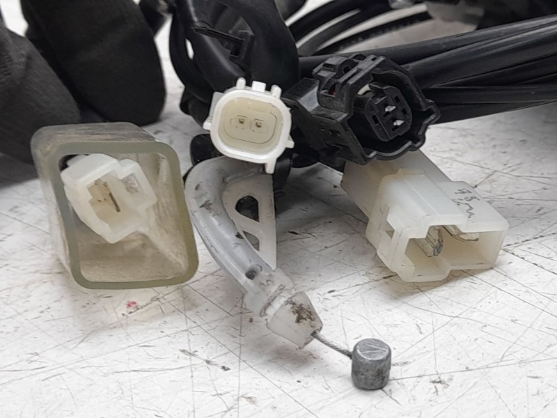 Recambio de conmutador de arranque para yamaha x-max 125 referencia OEM IAM B9YH25010000  