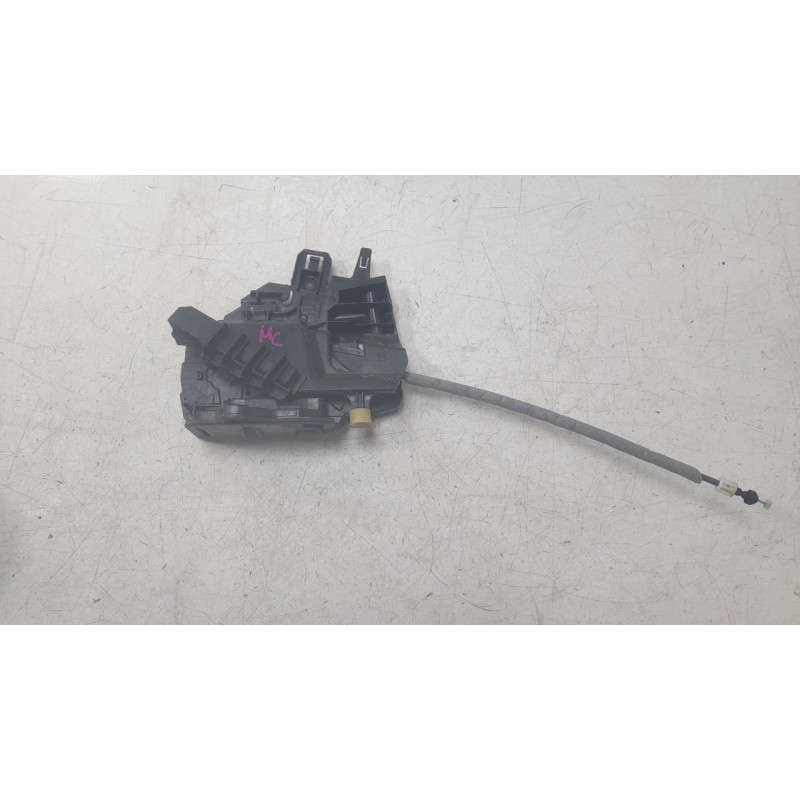 Recambio de cerradura puerta trasera derecha para mercedes-benz b-klasse (bm 247) b 200 d referencia OEM IAM 0997303301  