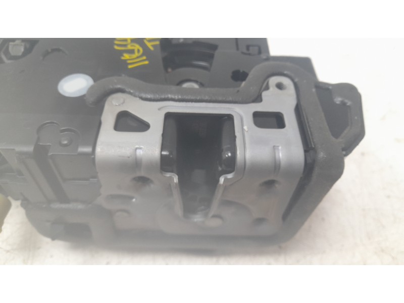 Recambio de cerradura puerta trasera derecha para mercedes-benz b-klasse (bm 247) b 200 d referencia OEM IAM 0997303301  