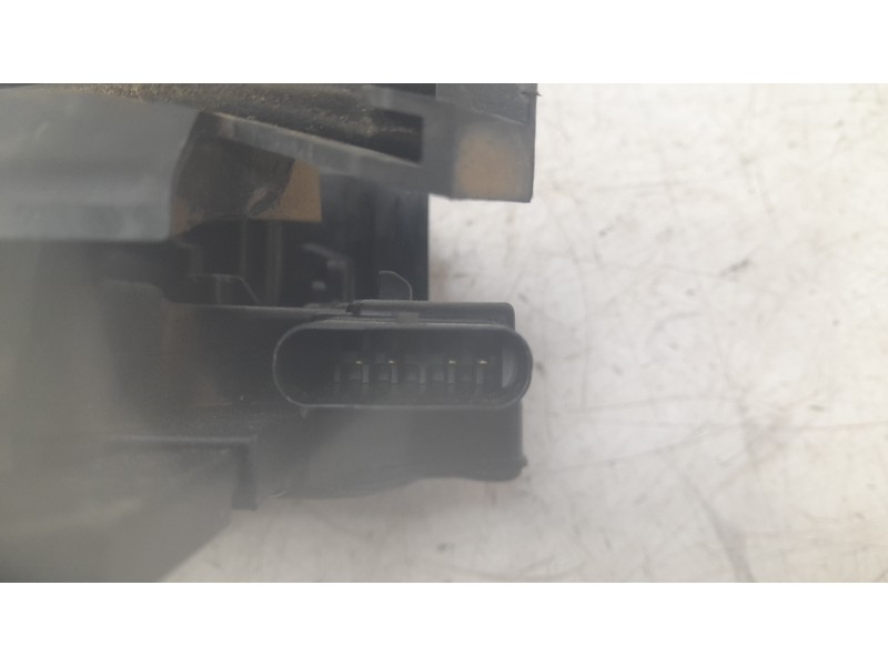 Recambio de cerradura puerta trasera derecha para mercedes-benz b-klasse (bm 247) b 200 d referencia OEM IAM 0997303301  