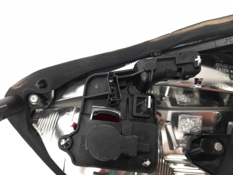 Recambio de piloto trasero izquierdo interior para opel crossland x / crossland (p17, p2qo) 1.2 (75) referencia OEM IAM 39235953