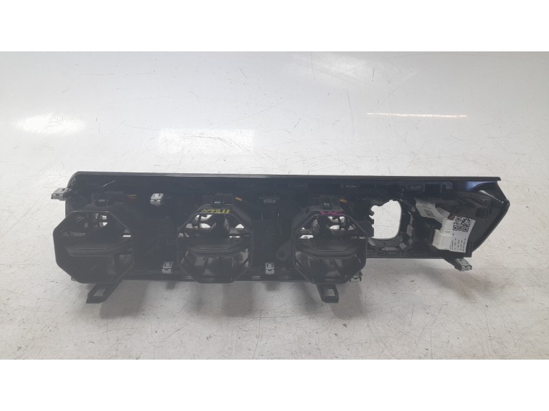 Recambio de aireador central para mercedes-benz b-klasse (bm 247) b 200 d referencia OEM IAM 17783091009051  