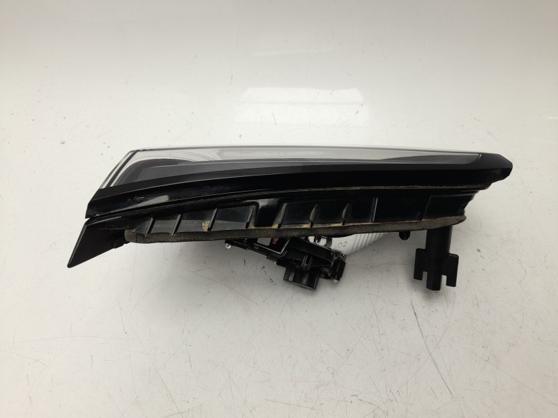 Recambio de piloto trasero derecho interior para opel crossland x / crossland (p17, p2qo) 1.2 (75) referencia OEM IAM 39235954  