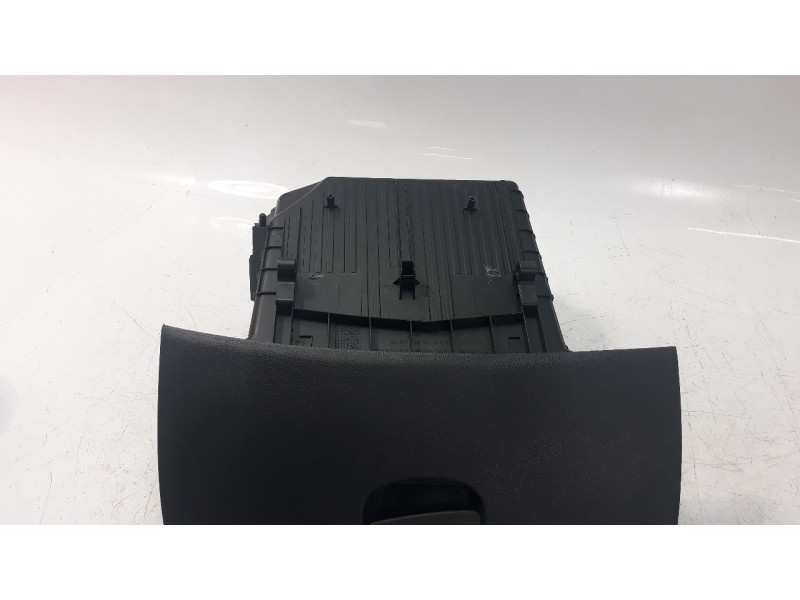 Recambio de guantera para renault clio iv 1.5 dci diesel fap referencia OEM IAM 681085851R  