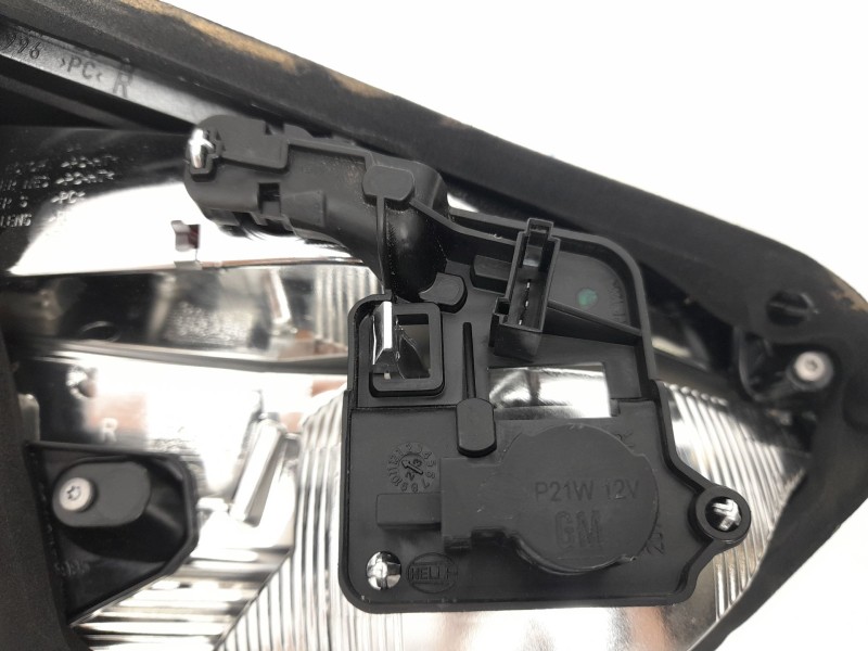Recambio de piloto trasero derecho interior para opel crossland x / crossland (p17, p2qo) 1.2 (75) referencia OEM IAM 39235954  