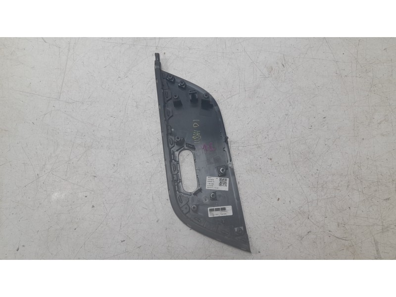 Recambio de moldura para mercedes-benz b-klasse (bm 247) b 200 d referencia OEM IAM A2477209102  