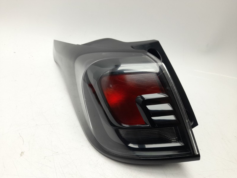 Recambio de piloto trasero izquierdo para opel crossland x / crossland (p17, p2qo) 1.2 (75) referencia OEM IAM YQ00766980  
