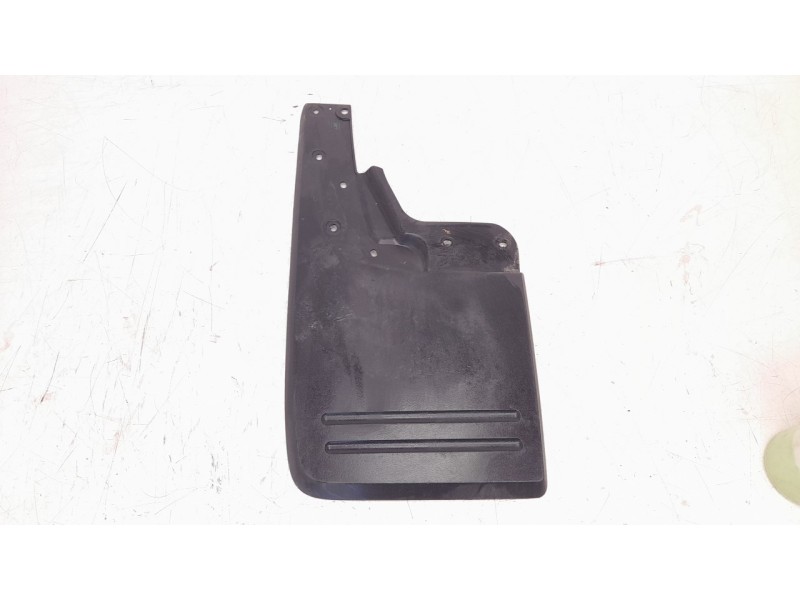 Recambio de guardabarros trasero para volkswagen amarok referencia OEM IAM 2H0821811G  