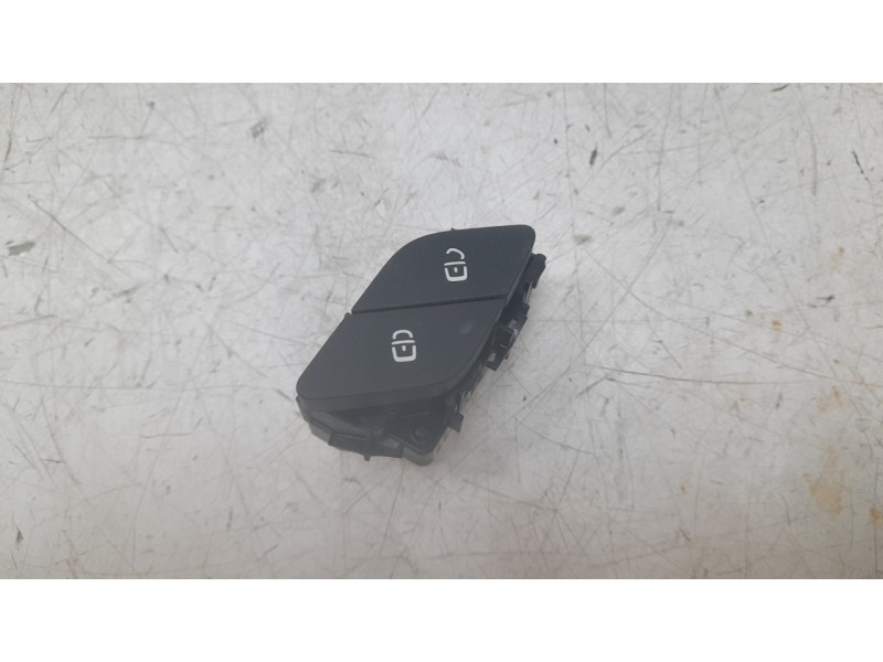Recambio de interruptor para mercedes-benz b-klasse (bm 247) b 200 d referencia OEM IAM A2479052201  