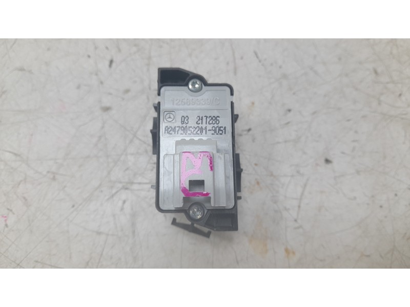 Recambio de interruptor para mercedes-benz b-klasse (bm 247) b 200 d referencia OEM IAM A2479052201  