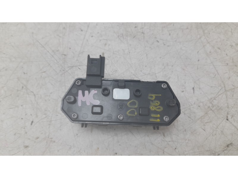Recambio de interruptor para mercedes-benz b-klasse (bm 247) b 200 d referencia OEM IAM A1779056800  