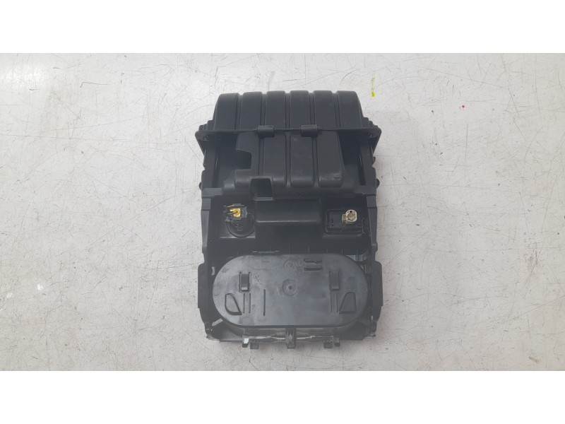 Recambio de guantera para mercedes-benz b-klasse (bm 247) b 200 d referencia OEM IAM A17768057019051  