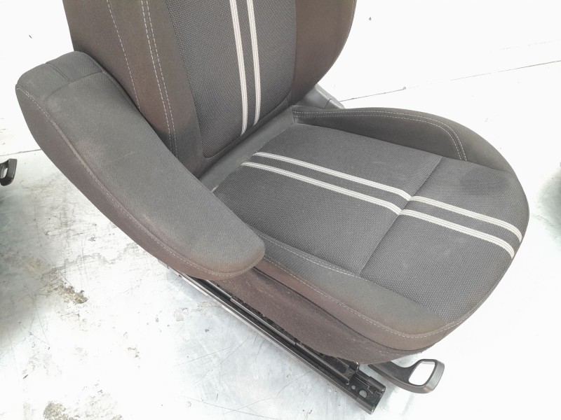 Recambio de juego asientos completo para opel crossland x / crossland (p17, p2qo) 1.2 (75) referencia OEM IAM YQ007892XX  