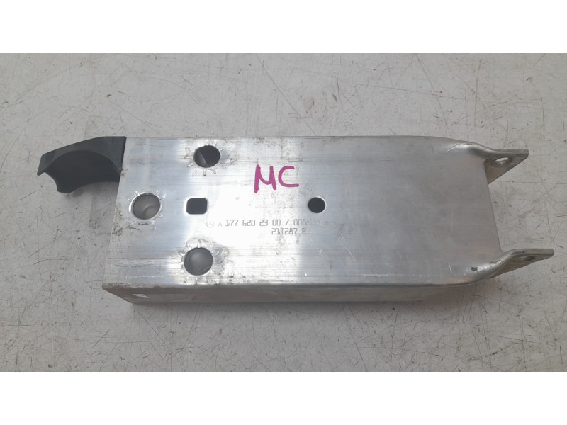 Recambio de absorbedor delantero para mercedes-benz b-klasse (bm 247) b 200 d referencia OEM IAM A1776202300  