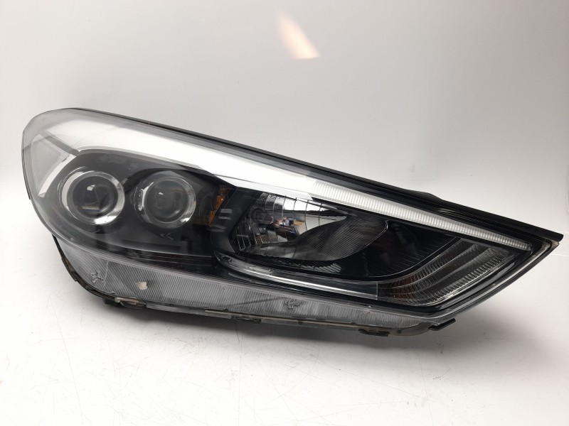 Recambio de faro derecho para hyundai tucson kosmo 4wd referencia OEM IAM   