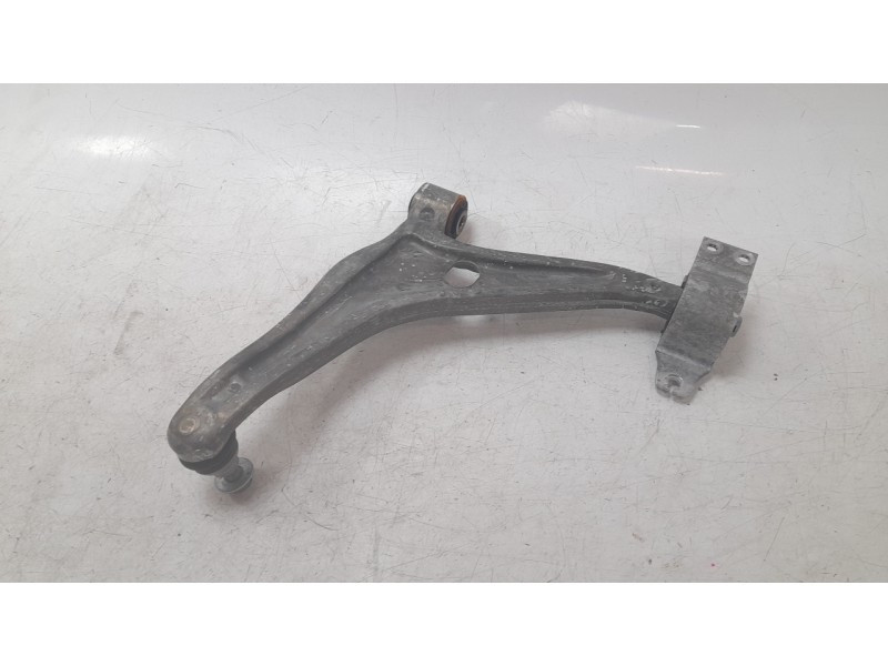 Recambio de brazo suspension inferior delantero derecho para mercedes-benz eqb (x243) eqb 250+ (243.602) referencia OEM IAM 2473