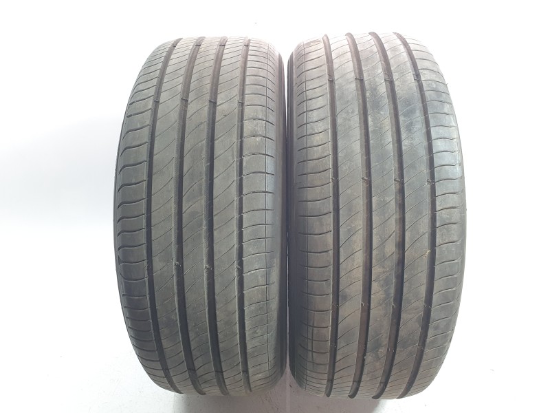 Recambio de neumatico para mercedes-benz eqb (x243) eqb 250+ (243.602) referencia OEM IAM 2355518  