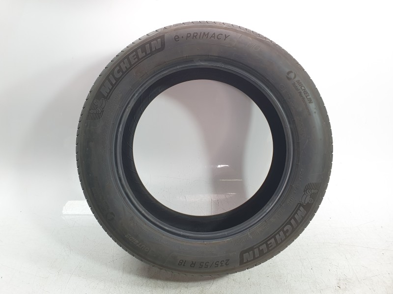 Recambio de neumatico para mercedes-benz eqb (x243) eqb 250+ (243.602) referencia OEM IAM 2355518  