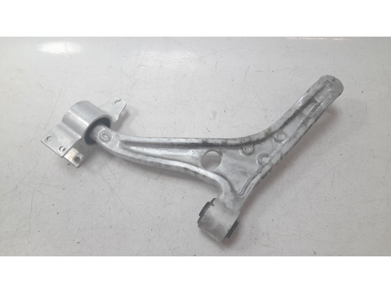 Recambio de brazo suspension inferior delantero izquierdo para mercedes-benz b-klasse (bm 247) b 200 d referencia OEM IAM 247333