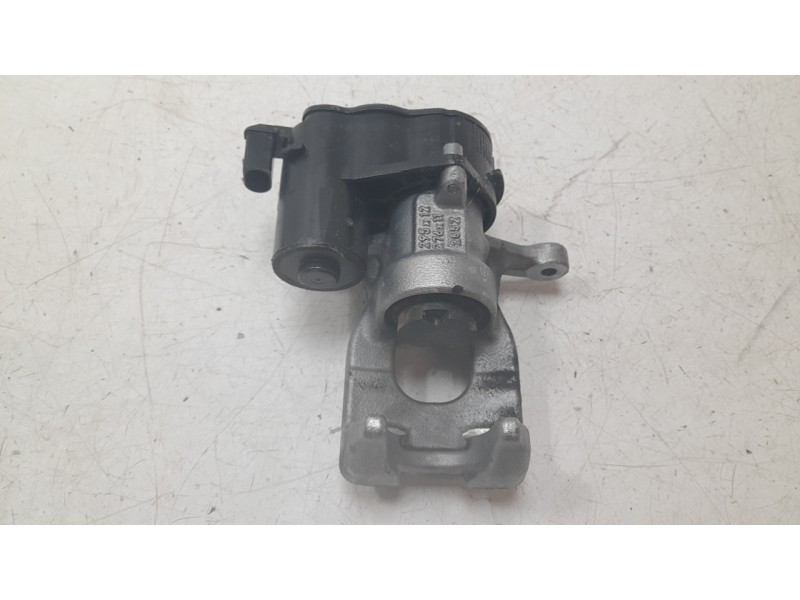Recambio de pinza de freno trasera derecha para mercedes-benz b-klasse (bm 247) b 200 d referencia OEM IAM 2474232000  HZTME088