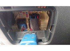 CAJA RELES / FUSIBLES 