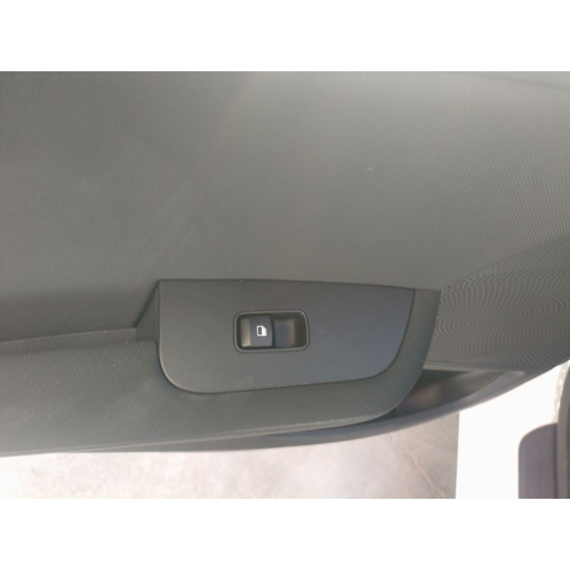 Recambio de mando elevalunas trasero izquierdo para kia ceed (cd) 1.0 t-gdi referencia OEM IAM   