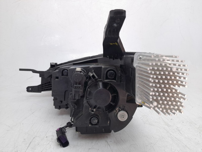 Recambio de faro derecho para mg zs suv (azs1) 1.5 vti referencia OEM IAM   