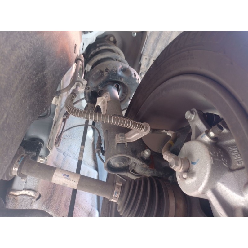 Recambio de amortiguador delantero izquierdo para kia ceed (cd) 1.0 t-gdi referencia OEM IAM   