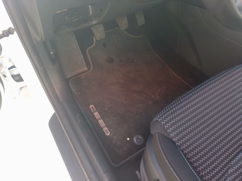 Recambio de juego alfombrillas para kia ceed (cd) 1.0 t-gdi referencia OEM IAM   