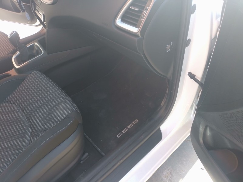 Recambio de juego alfombrillas para kia ceed (cd) 1.0 t-gdi referencia OEM IAM   