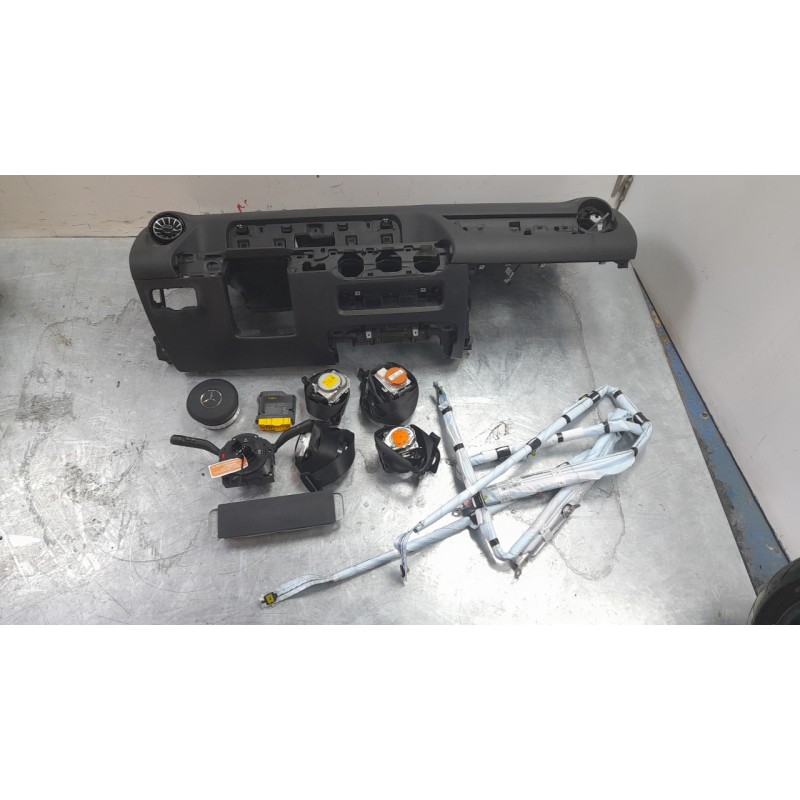 Recambio de kit airbag para mercedes-benz b-klasse (bm 247) b 200 d referencia OEM IAM 24768033009051  