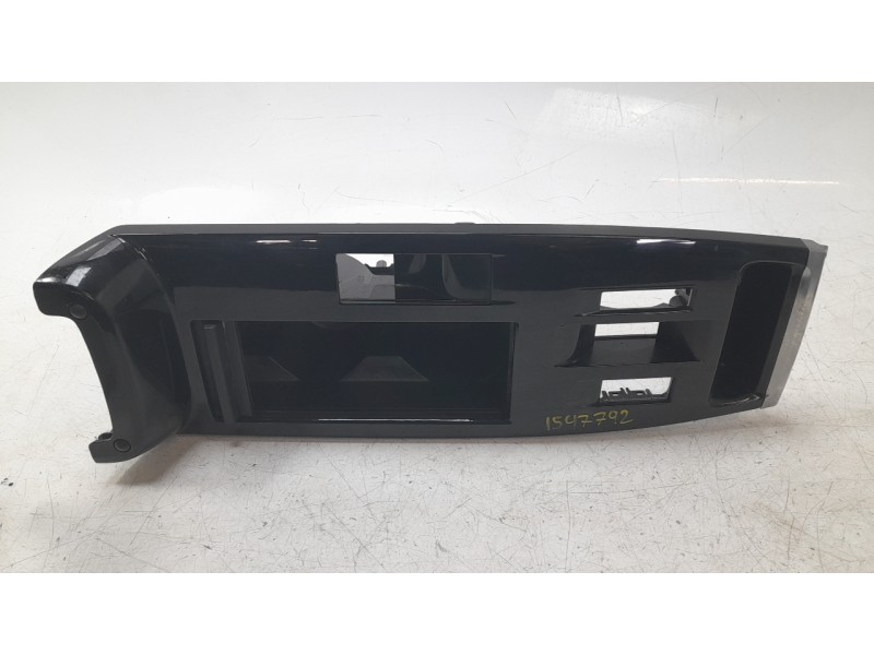 Recambio de moldura para citroën c4 x e-shine referencia OEM IAM 118805A0  