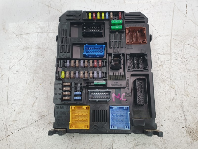 Recambio de caja reles / fusibles para opel corsa f (p2jo) 1.2 (68) referencia OEM IAM 9832880280 1742161669 