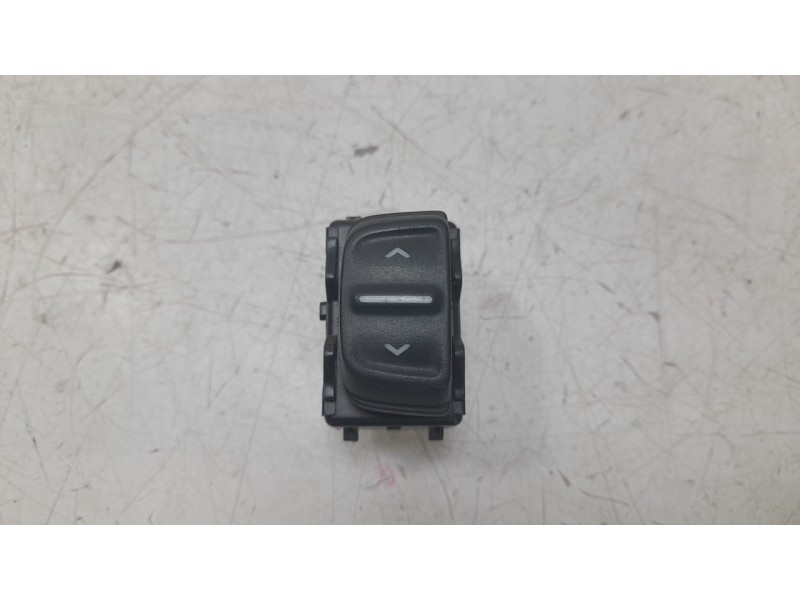 Recambio de mando elevalunas delantero izquierdo para dacia sandero 1.2 16v cat referencia OEM IAM 254214937R  