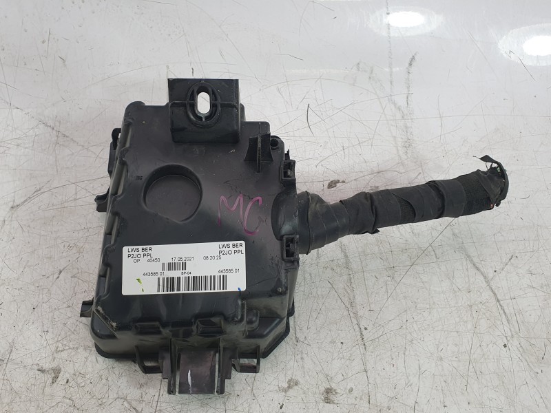 Recambio de caja reles / fusibles para opel corsa f (p2jo) 1.2 (68) referencia OEM IAM 44358501  