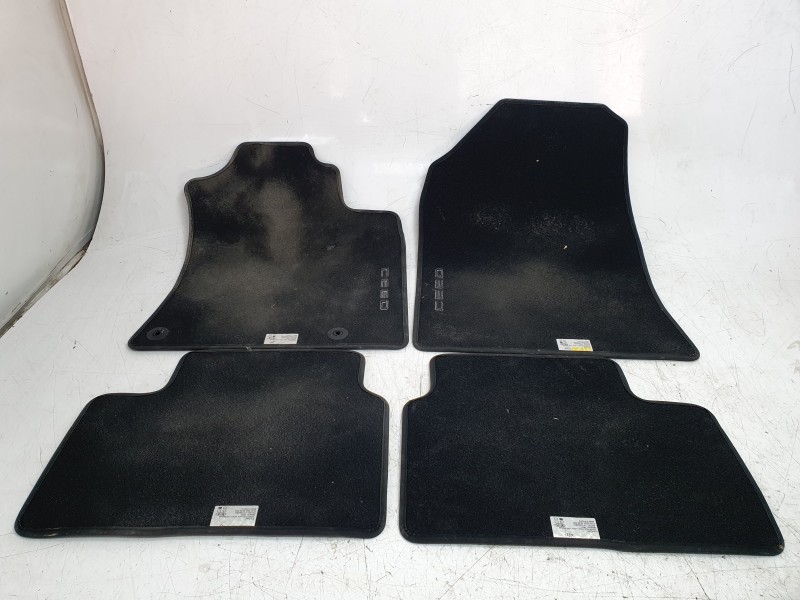 Recambio de juego alfombrillas para kia ceed (cd) 1.0 t-gdi referencia OEM IAM 84260J7000WK  
