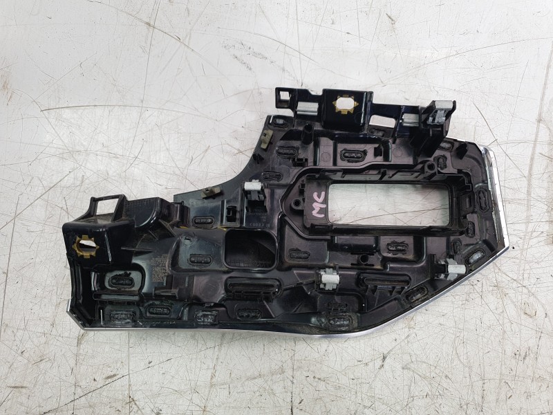 Recambio de moldura para audi q3 sportback (f3n) 35 tdi referencia OEM IAM 83B853189A  