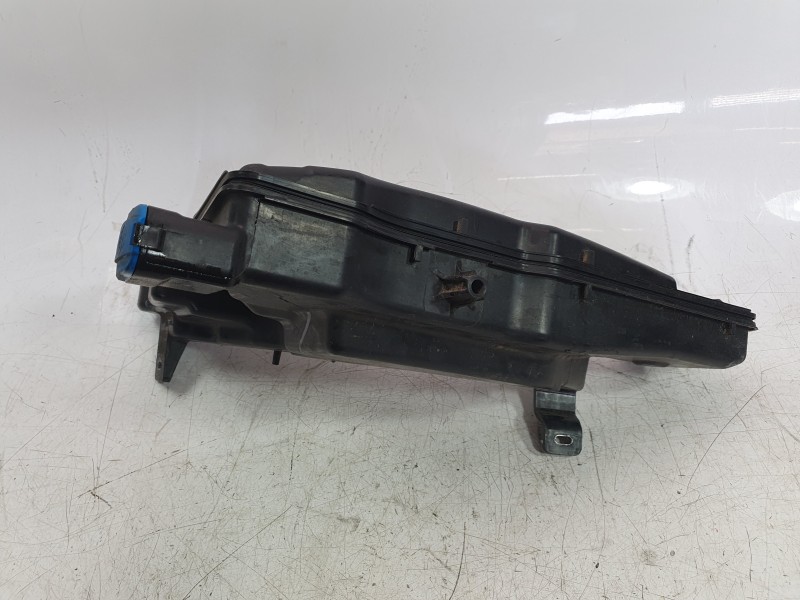 Recambio de deposito limpia para audi a4 b9 (8w2, 8wc) 40 tfsi mild hybrid referencia OEM IAM 8W0955453K  AD026VA01