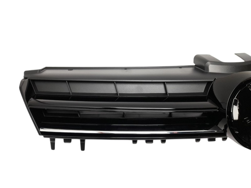 Recambio de rejilla delantera para volkswagen golf vii lim. referencia OEM IAM 5G0853651LZLL  107236204/2401505/VG4002001