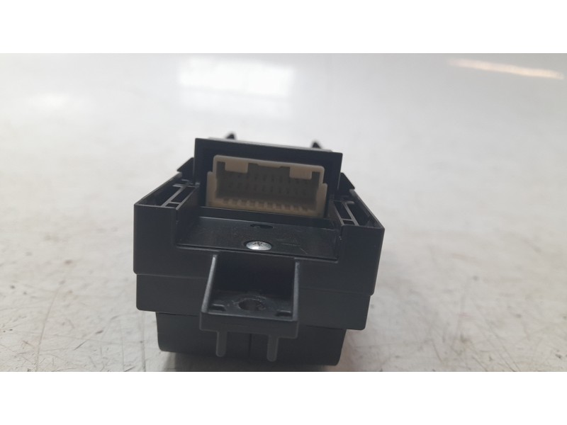 Recambio de mando elevalunas delantero izquierdo para toyota yaris (_p21_, _pa1_, _ph1_) 1.5 hybrid (mxph10) referencia OEM IAM 