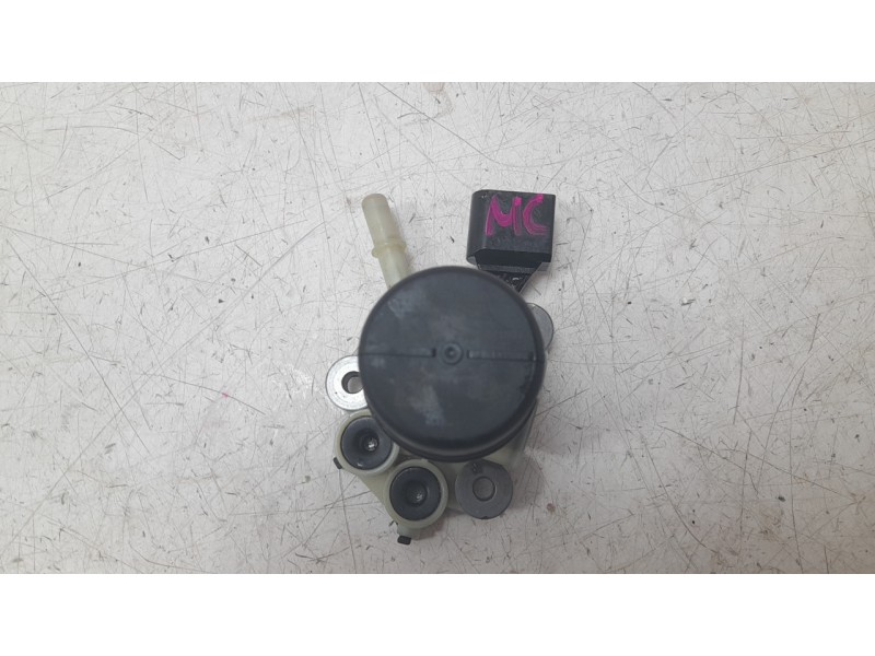 Recambio de deposito adblue para volkswagen passat variant (cb5) r-line referencia OEM IAM 5Q0131969F 0444040023 