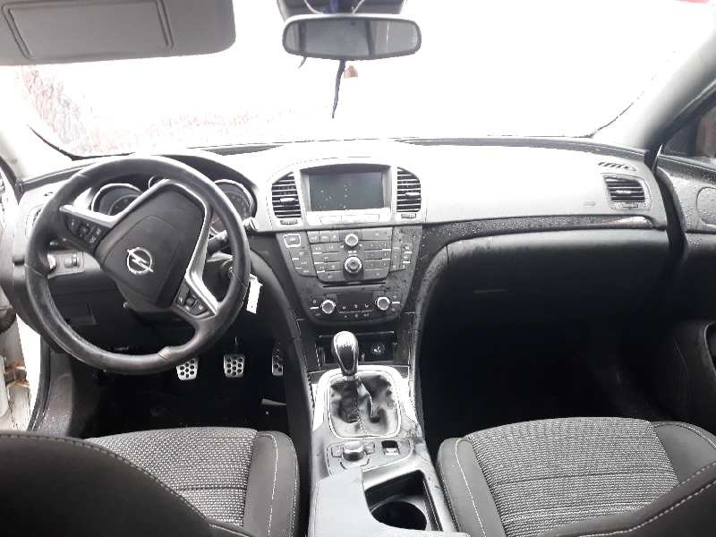 opel insignia berlina del año 2012