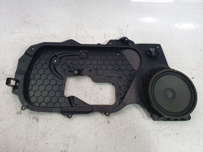 Recambio de moldura para tesla model 3 ev referencia OEM IAM 109214800E  