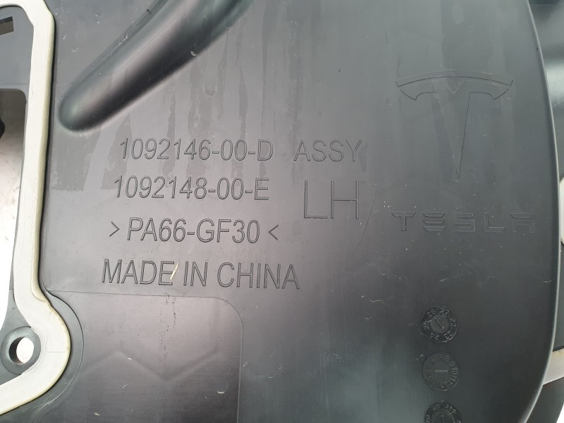 Recambio de moldura para tesla model 3 ev referencia OEM IAM 109214800E  