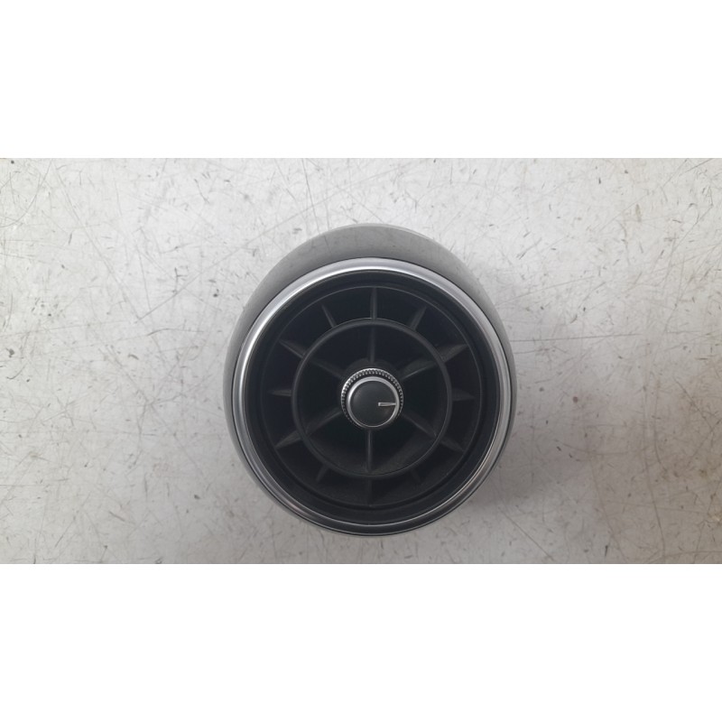 Recambio de rejilla aireadora para audi a1 sportback (8xa, 8xf) 1.6 tdi referencia OEM IAM 8X1820902  